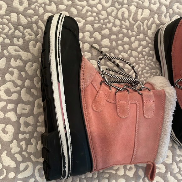 Kids Pink and Black Winter Boots - Picture 5 of 7